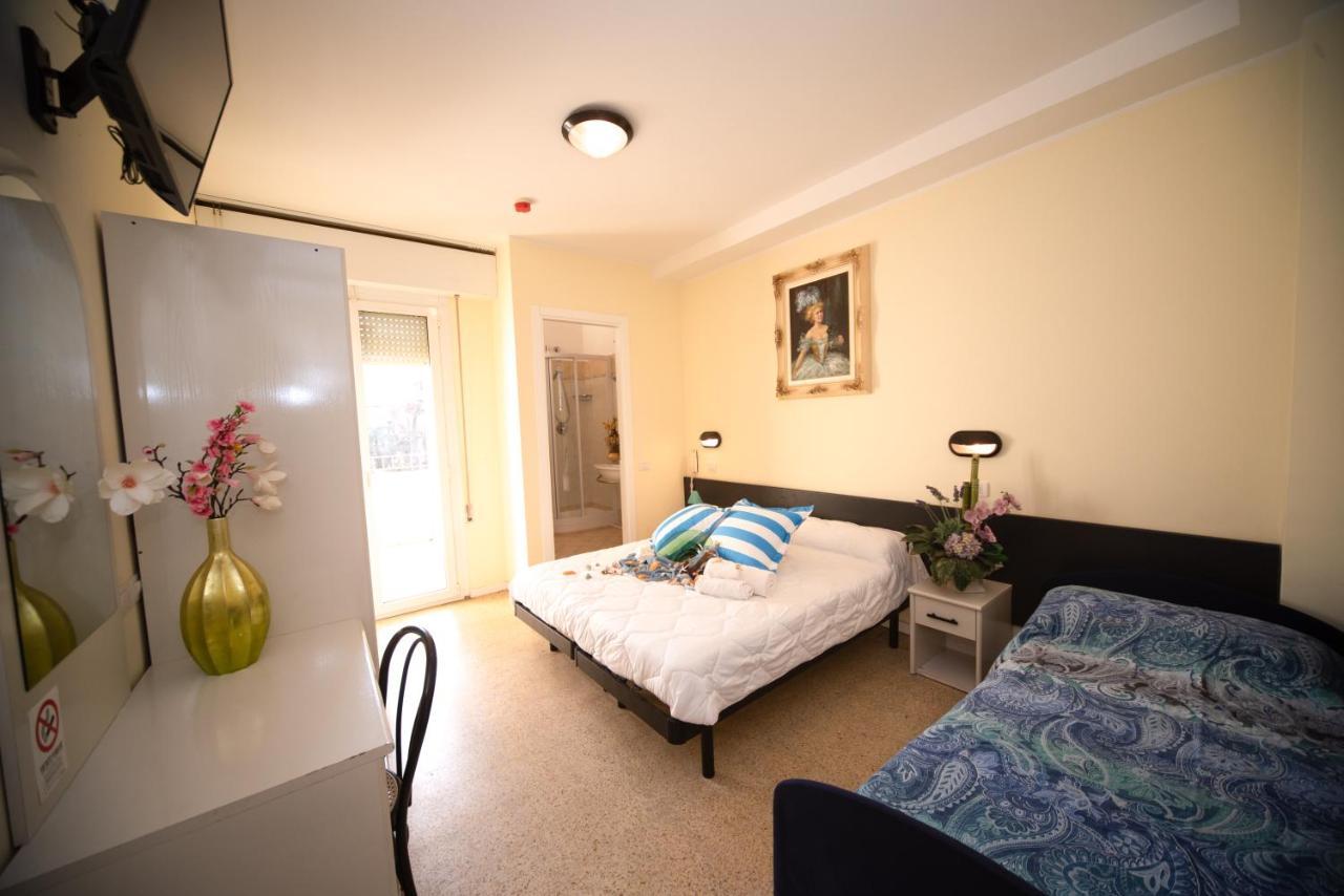 Hotel Cristina Hospitality Centrale (Adults Only) Riccione Exteriör bild