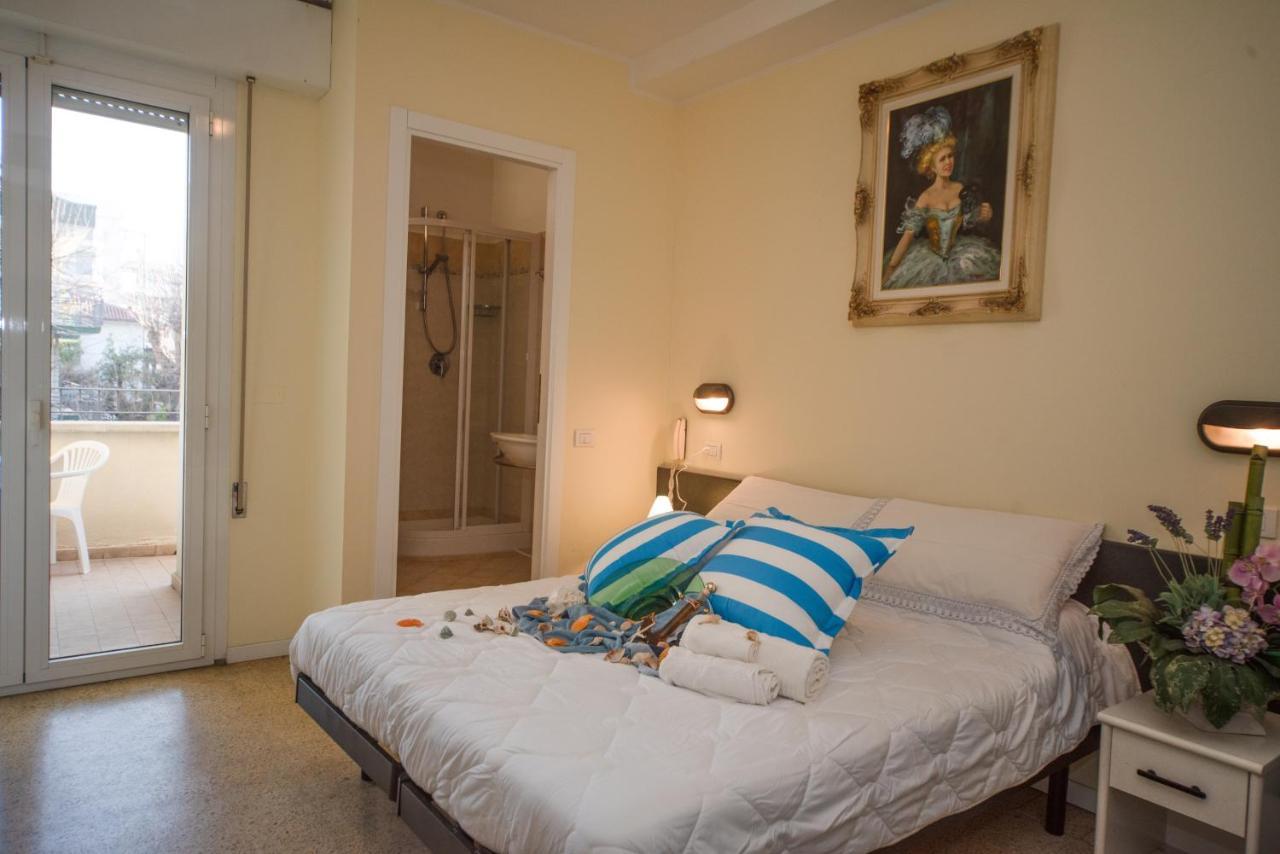 Hotel Cristina Hospitality Centrale (Adults Only) Riccione Exteriör bild