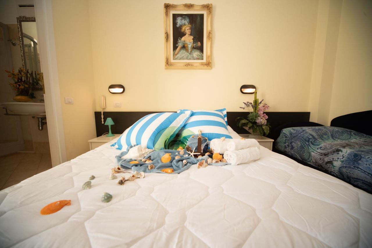 Hotel Cristina Hospitality Centrale (Adults Only) Riccione Exteriör bild