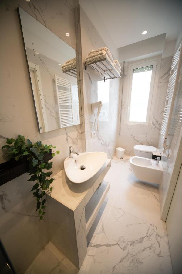 Hotel Cristina Hospitality Centrale (Adults Only) Riccione Exteriör bild