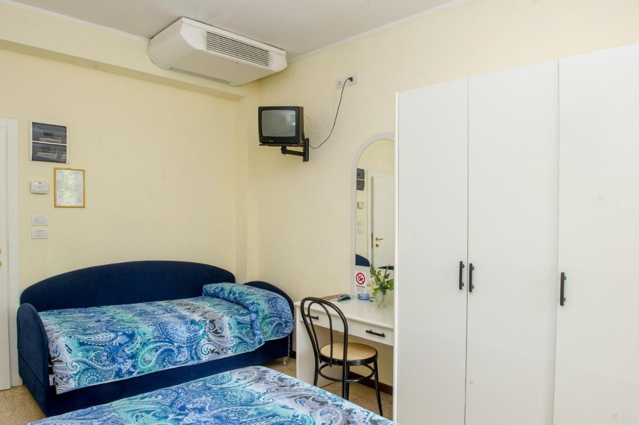 Hotel Cristina Hospitality Centrale (Adults Only) Riccione Exteriör bild