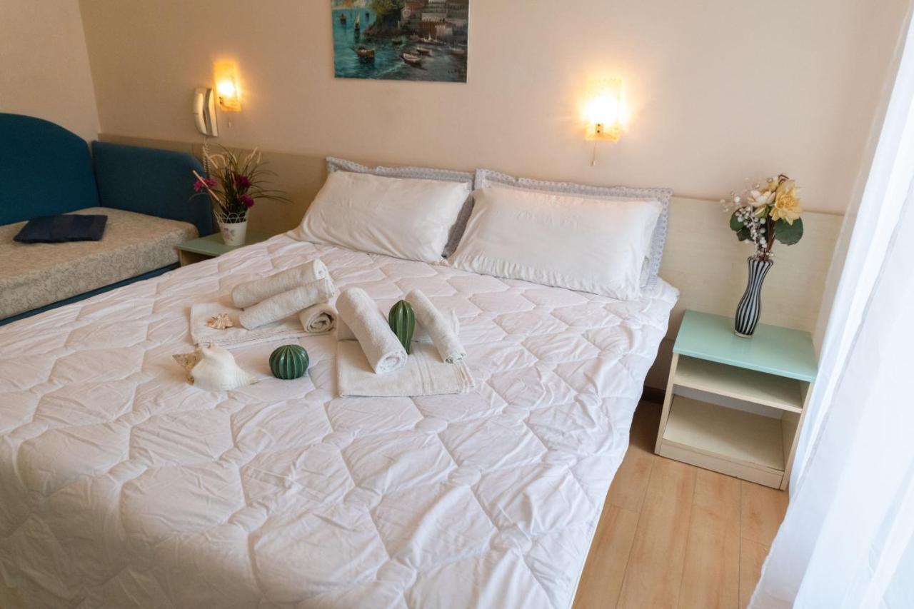 Hotel Cristina Hospitality Centrale (Adults Only) Riccione Exteriör bild