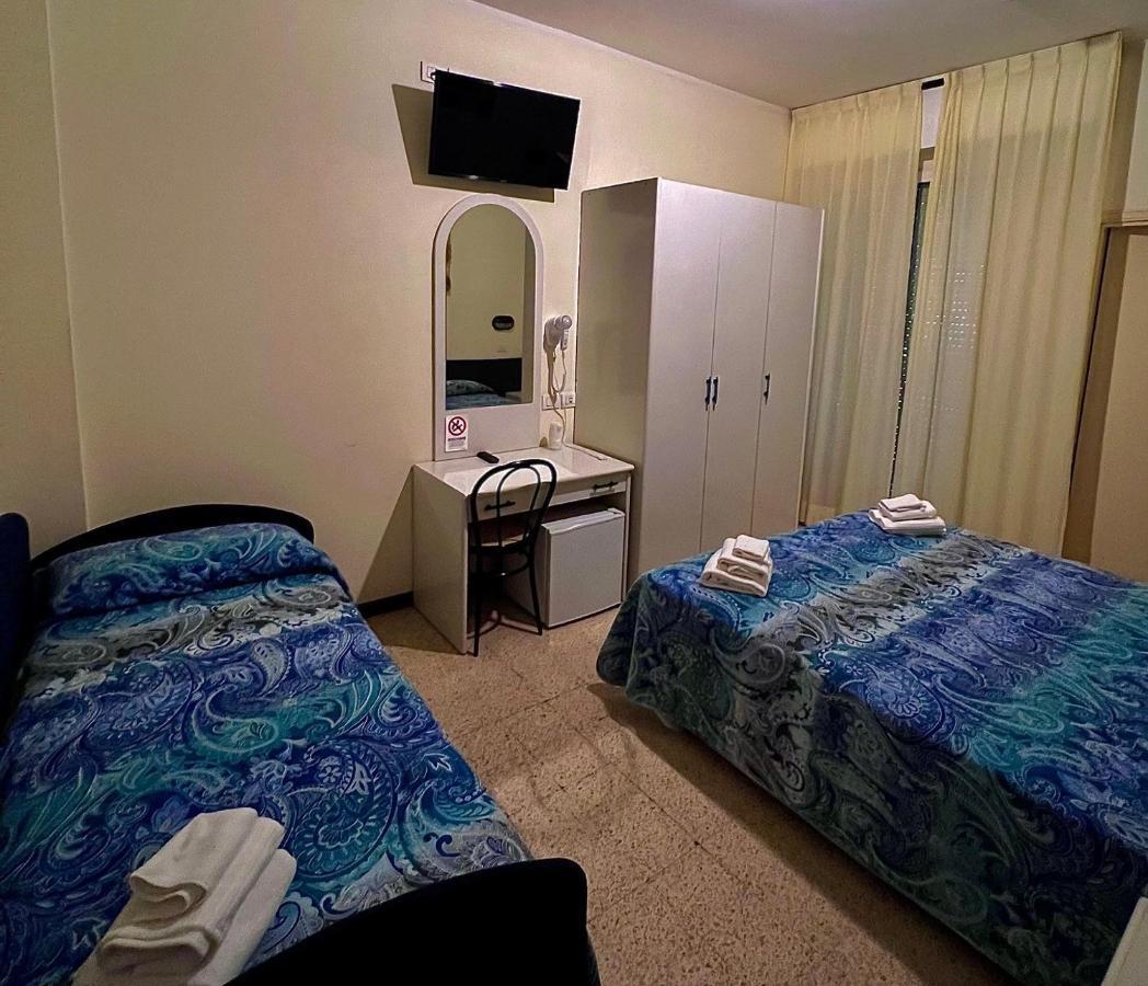 Hotel Cristina Hospitality Centrale (Adults Only) Riccione Exteriör bild