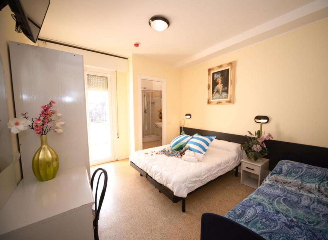 Hotel Cristina Hospitality Centrale (Adults Only) Riccione Exteriör bild