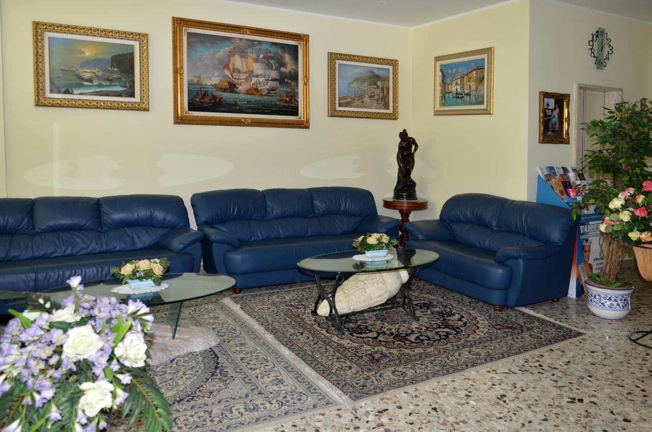 Hotel Cristina Hospitality Centrale (Adults Only) Riccione Exteriör bild