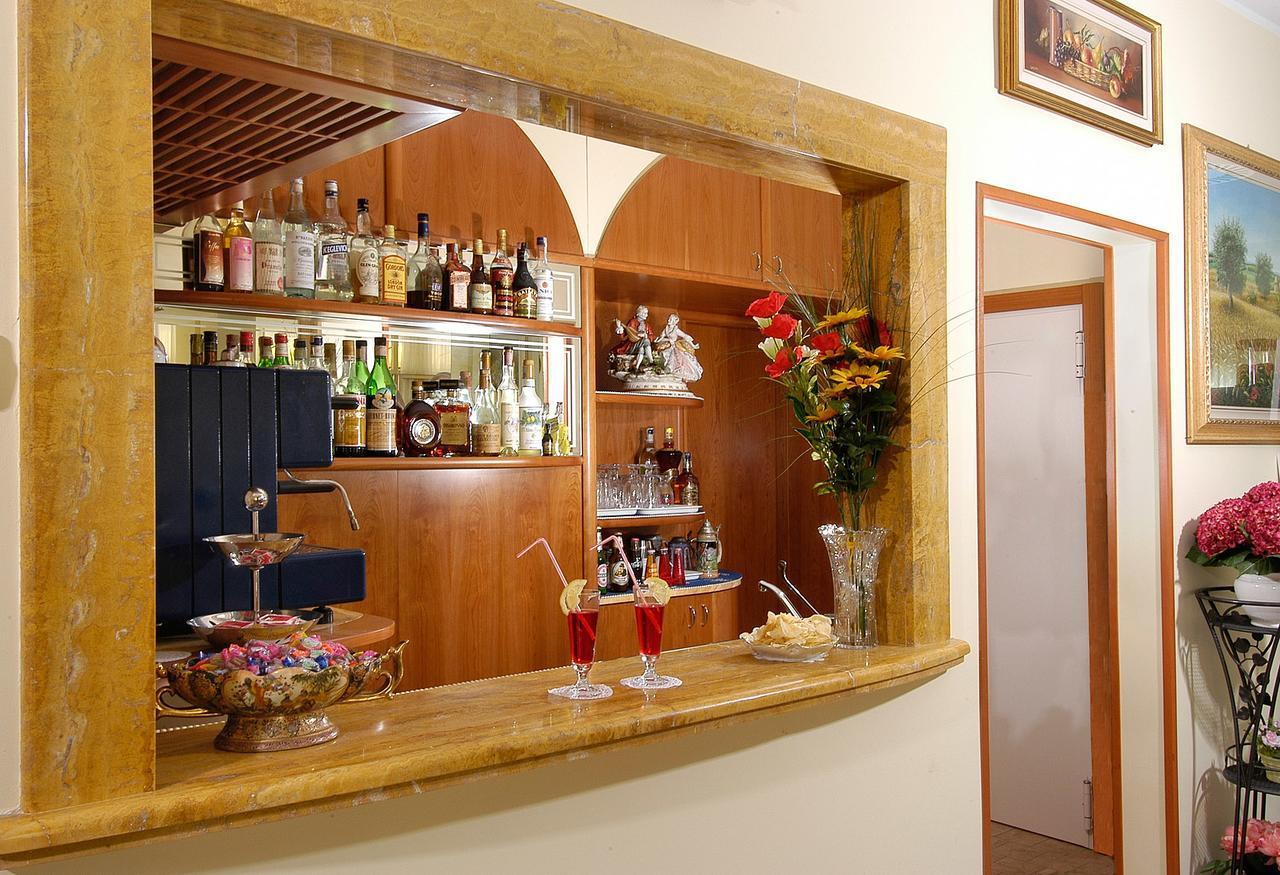Hotel Cristina Hospitality Centrale (Adults Only) Riccione Exteriör bild
