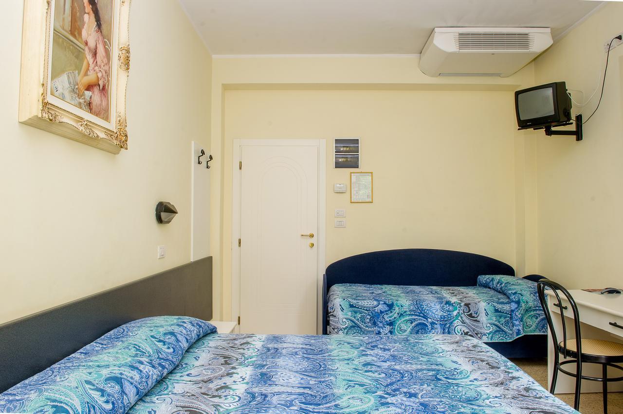 Hotel Cristina Hospitality Centrale (Adults Only) Riccione Exteriör bild