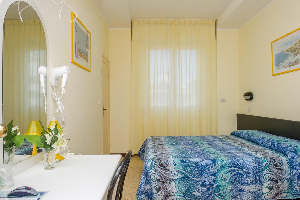 Hotel Cristina Hospitality Centrale (Adults Only) Riccione Exteriör bild