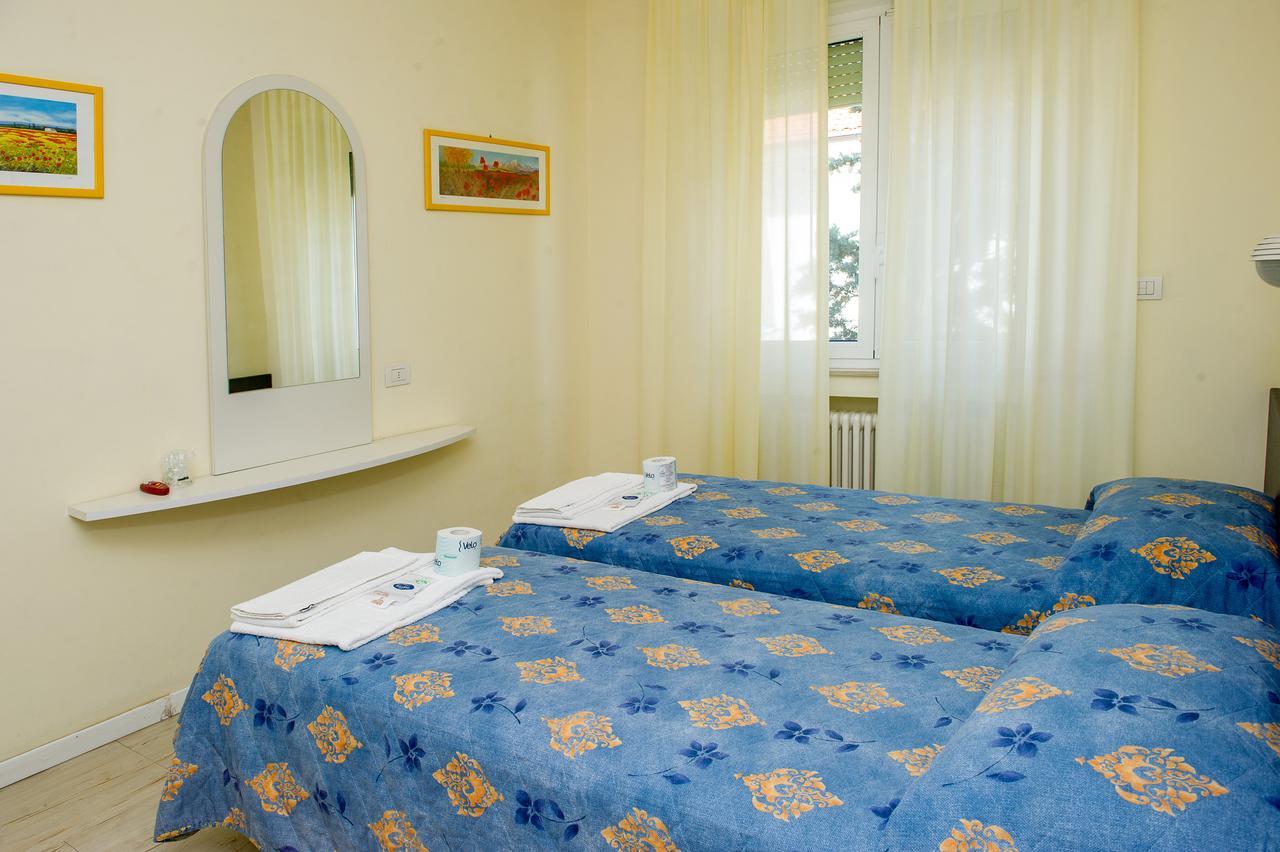 Hotel Cristina Hospitality Centrale (Adults Only) Riccione Exteriör bild