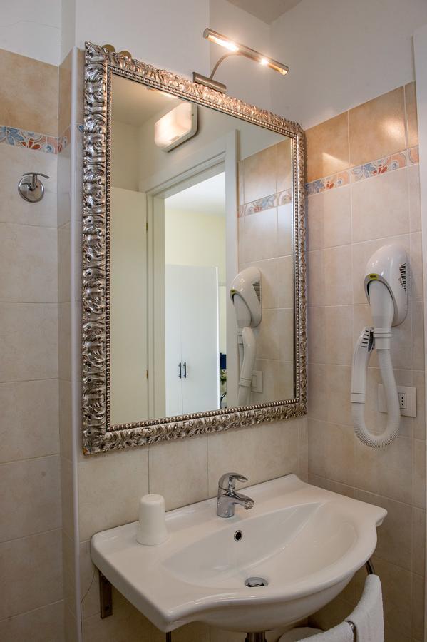 Hotel Cristina Hospitality Centrale (Adults Only) Riccione Exteriör bild